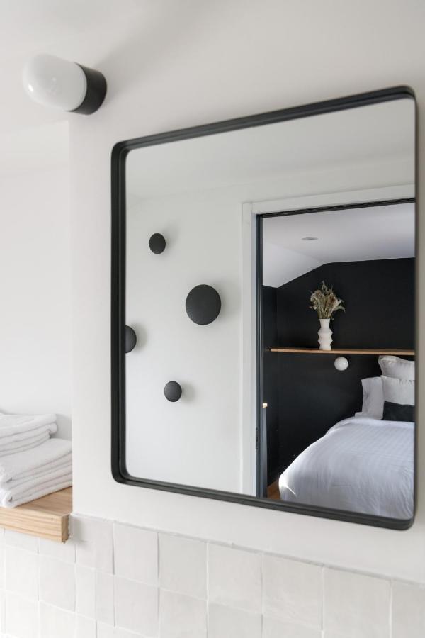 La Peniche - Bed And Bicycle - Tournon Hotell Exteriör bild