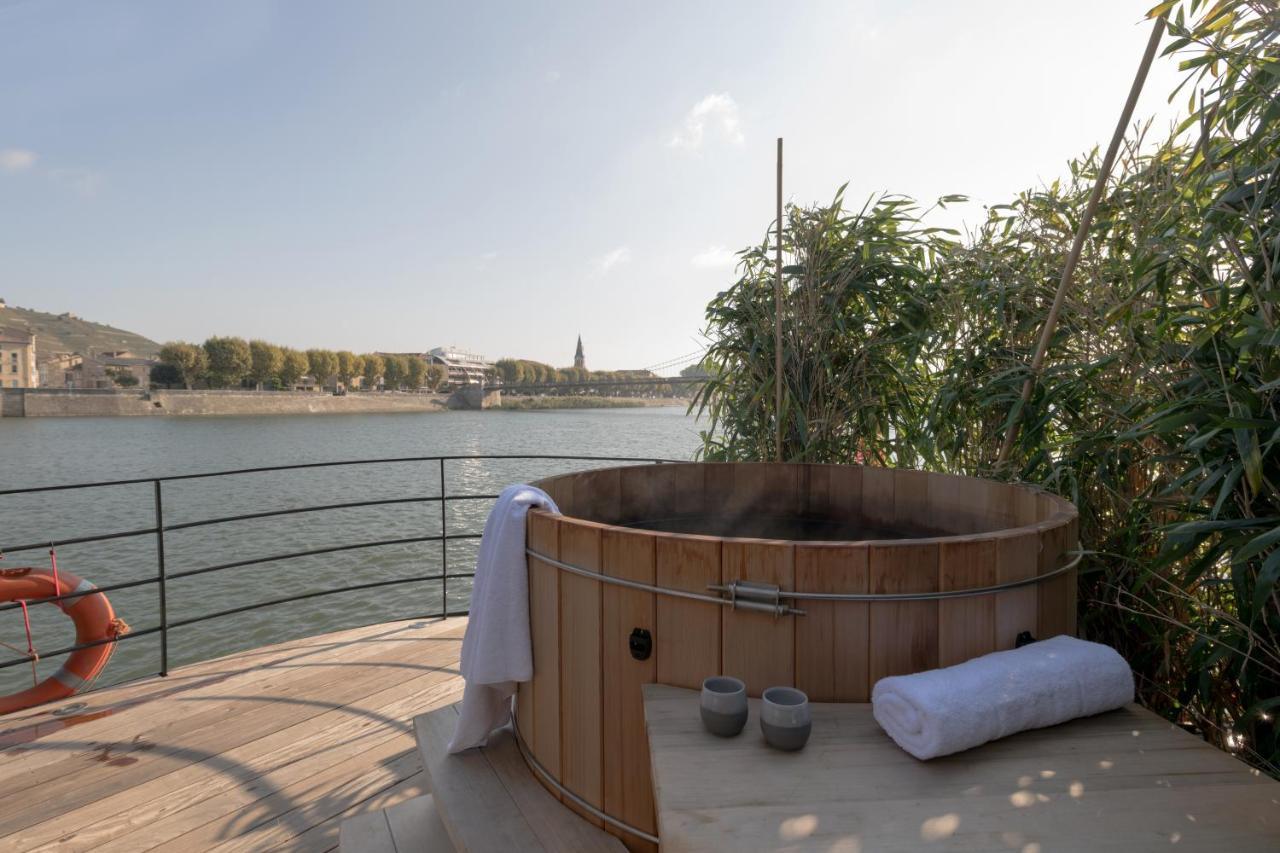 La Peniche - Bed And Bicycle - Tournon Hotell Exteriör bild