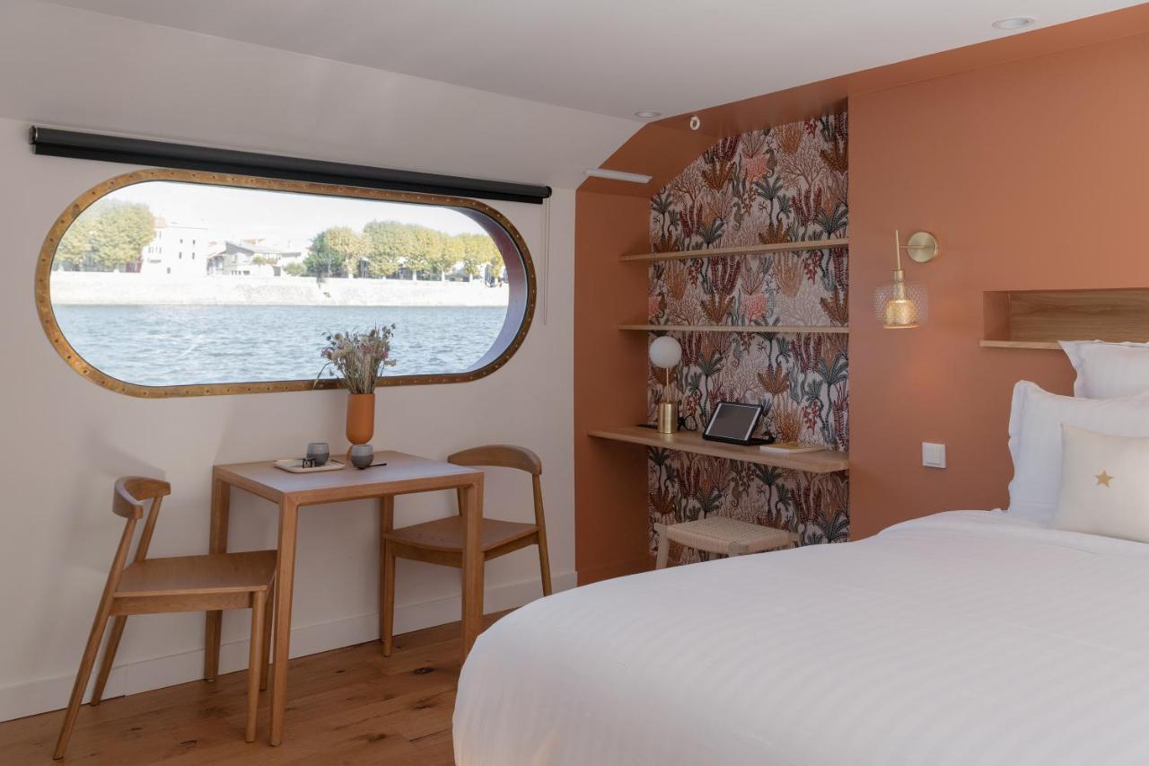 La Peniche - Bed And Bicycle - Tournon Hotell Exteriör bild